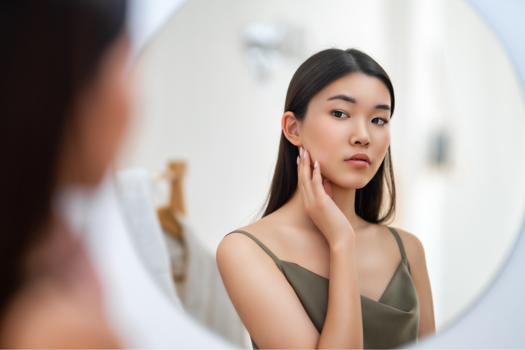 打完音波拉提，肌膚緊實度明顯提升、臉部輪廓線更加立體明顯。